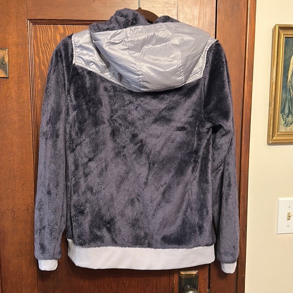 The North Face hooded Osito jacket. Women’s Medium. - Picture 5 of 5